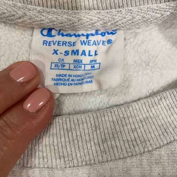 Women’s XS Champion Sag Harbor sweatshirt - Picture 2 of 4